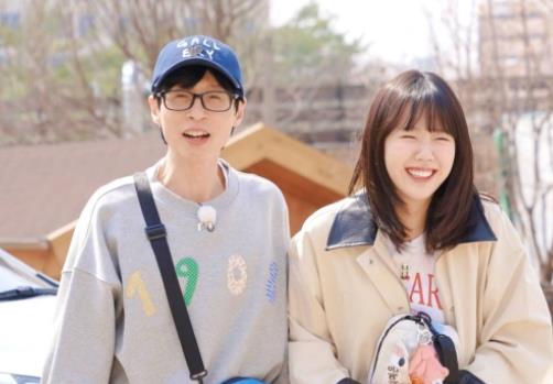 런닝맨에서 공개된 지예은의 4년 전 사진! 유재석도 놀란 코 없는 모습과 웃음 가득한 에피소드를 지금 확인하세요